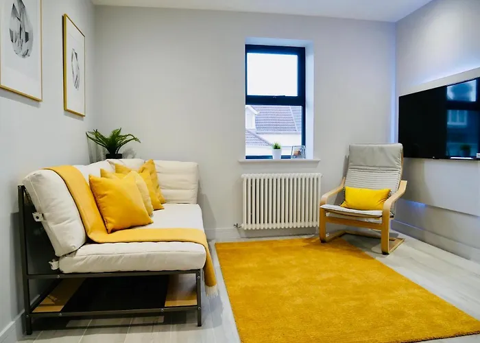 Beautiful Brand New Near The Beach